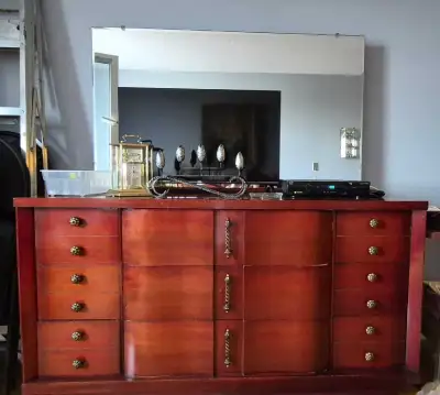 Mobilier de chambre Mid Century en acajou massif 6 pièces , View more