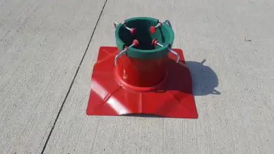 *LIKE NEW* METAL Christmas LIVE tree stand (reg $115), View more