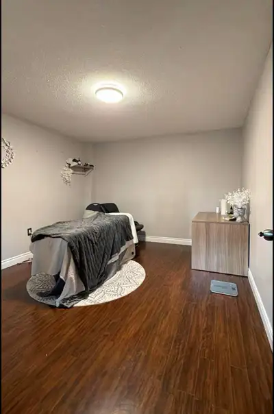 We are offering a private treatment room rental inside a well-established CrossFit gym in Mississaug...
