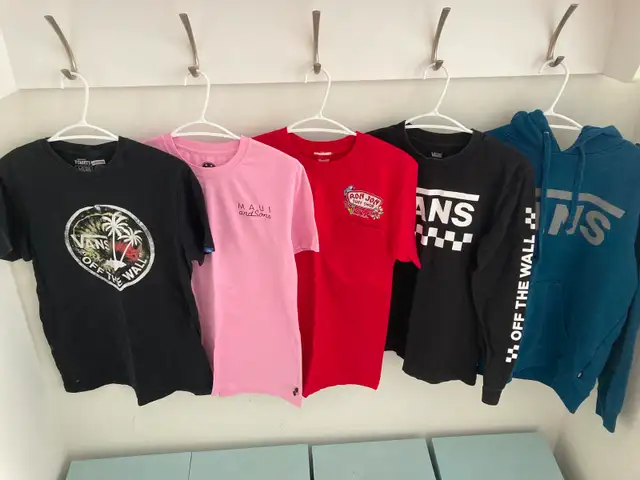 Vans Skateboard Shoes/Maui/Quik/Rip/Hurley Clothes Lot in Men's Shoes in Mississauga / Peel Region - Image 4