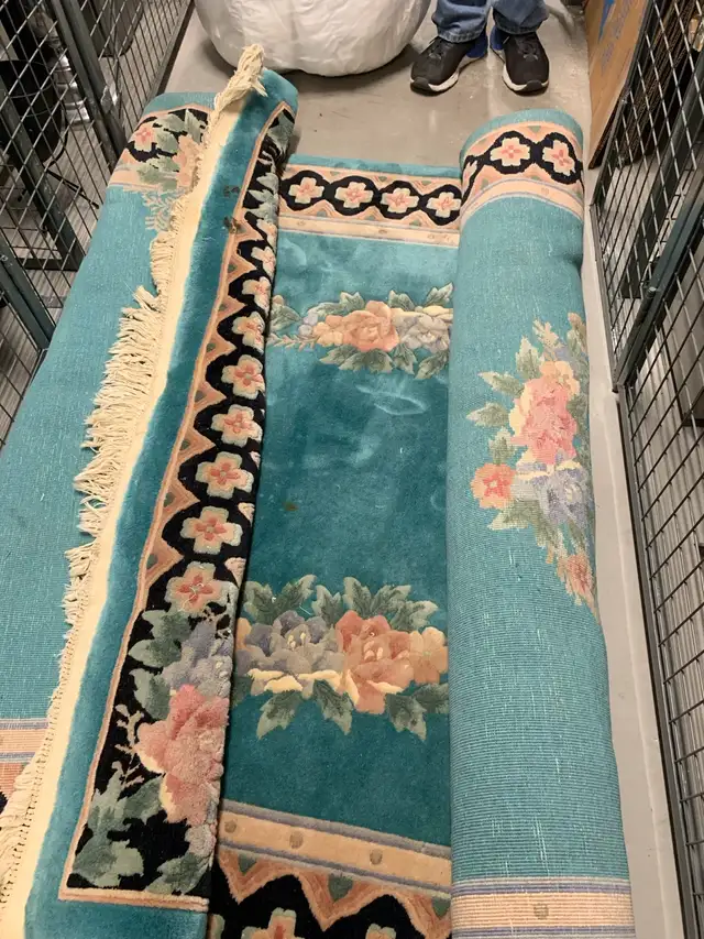 Oriental Rug in Rugs, Carpets & Runners in City of Toronto - Image 5
