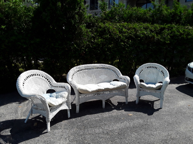 Real Wicker White Rattan set in Other in Markham / York Region - Image 2