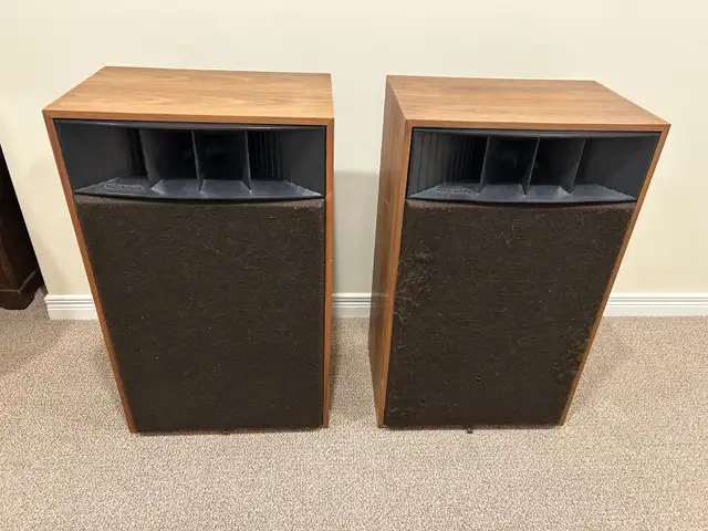 Vintage Realistic Mach One Liquid Cooled Stereo Speakers in Speakers in Oakville / Halton Region - Image 2
