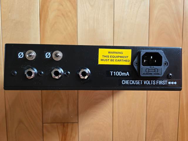 Pete Cornish AC-Powered 3-Way Signal Splitter/Mute in Amps & Pedals in City of Halifax - Image 4