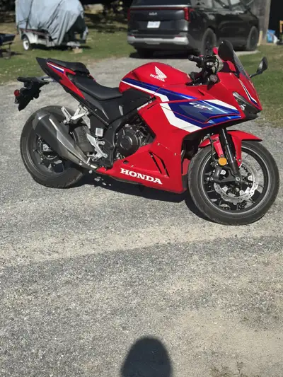CBR 500R Lady driven Bought in January looking to upgrade next summer to 650 Has about 3000km still...