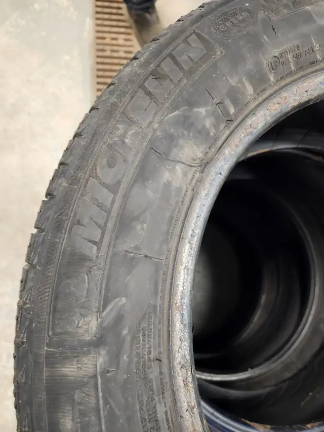 Set of 4 Michelin X Ice Snow Tires 225/60R17 in Tires & Rims in Oshawa / Durham Region - Image 3