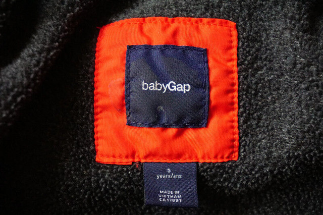 GAP Puffer jacket, Size 5 - Orange in Clothing - 5T in Oakville / Halton Region - Image 3