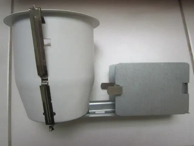 NEW-4 inch pot light in Indoor Lighting & Fans in Mississauga / Peel Region - Image 4