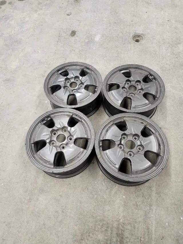 15 inch alloy wheels. 5 x 114.3mm bolt pattern.  67.1mmhub bore in Tires & Rims in Ottawa - Image 2