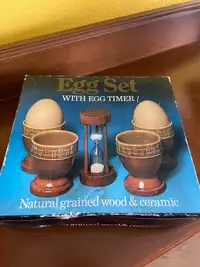 Vintage Natural Grain Wood & Ceramic Egg Set with Timer