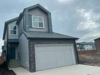 4 BR 3 Bath attached double car garage house in Calgary