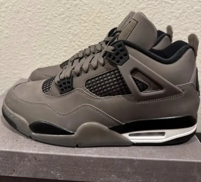 Jordan 4 Cave Stone in Men's Shoes in Mississauga / Peel Region - Image 4
