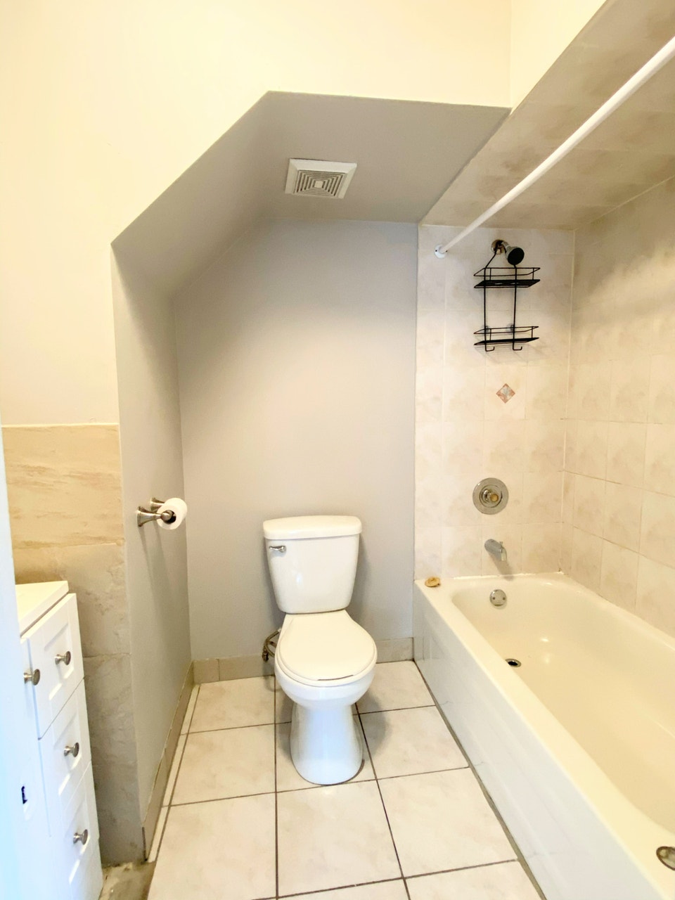All-inclusive MAIN flr unit with outdoor space 5