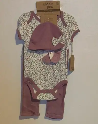 GIRLS 4PC SUITE( SIZE: 6-9 MONTHS), View more