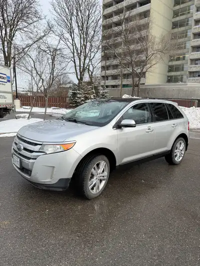 Hi I am selling a Silver Ford Edge Limited Edition. It’s a 2013. The suv is running very good and ha...