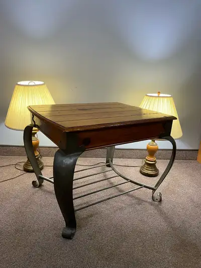 Retro accent table and lamps, View more