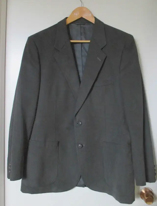 Men’s Vintage Ultra Suede Gray Sport Jacket Size 42 in Men's in City of Toronto - Image 2