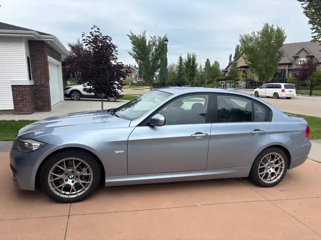 BMW 2009 - 335xi  AWD
