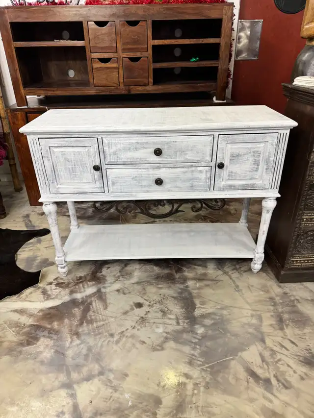 ✅ Liquidation stock 2025: Console, crédence Bali, coiffeuse boho in TV Tables & Entertainment Units in City of Montréal - Image 3