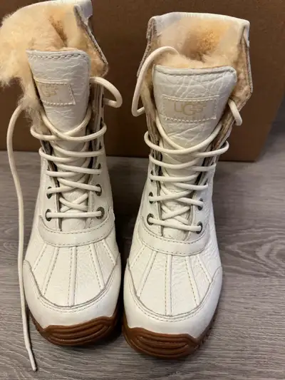 Ugg Adirondack Boot II - Size 5 - Brand New Pick up in Scarborough or North York