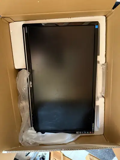 Asus 24” monitor 2 ms response, View more