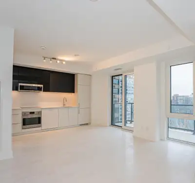 New Furnished Master BedRM in Executive Condo-Toronto’s Downtown