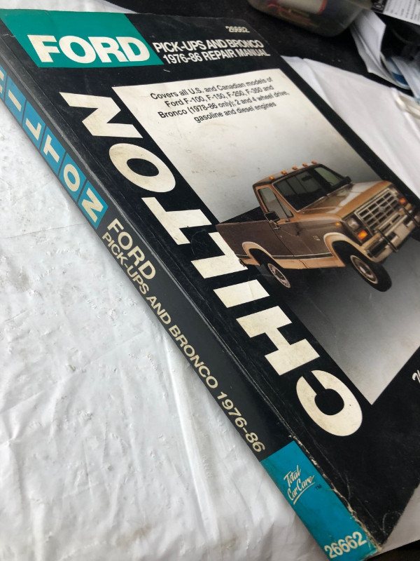 1976 1986 CHILTON FORD PICK-UP & BRONCO REPAIR MANUAL # M0075 in Textbooks in Edmonton - Image 2