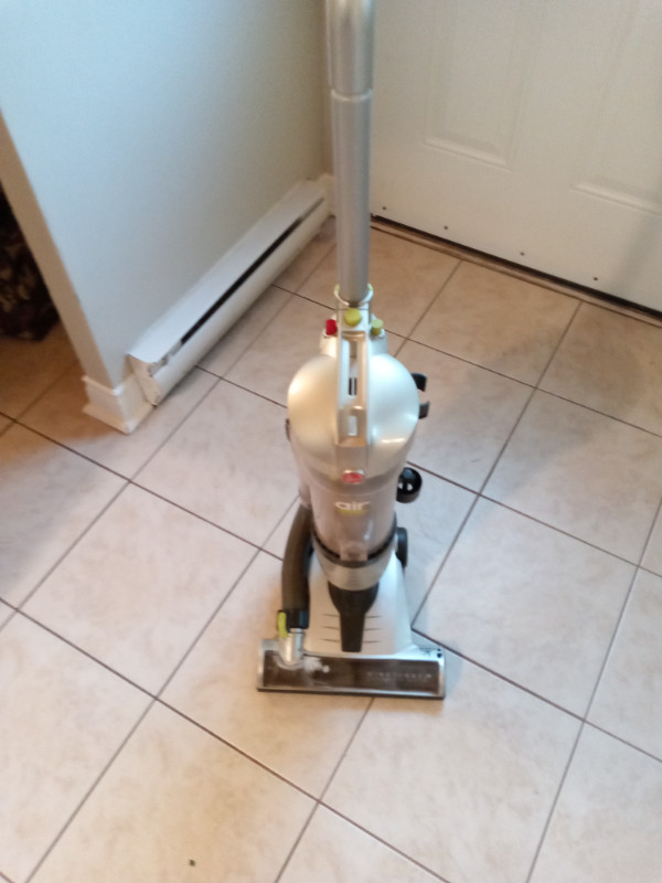 HOOVER SPRINT VACUUM in Vacuums in City of Halifax - Image 2