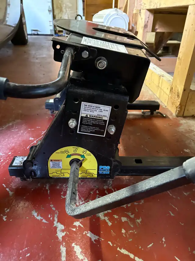 Reese Fifth wheel hitch in Other in Moncton - Image 8