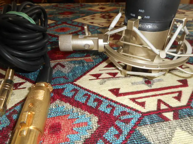 AUDIO-TECHNICA AT4050 - Multi-Pattern Condenser Microphone in Pro Audio & Recording Equipment in Dartmouth - Image 5