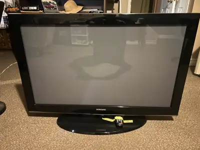 Like new,works perfectly, remote included. Selling because got larger one.