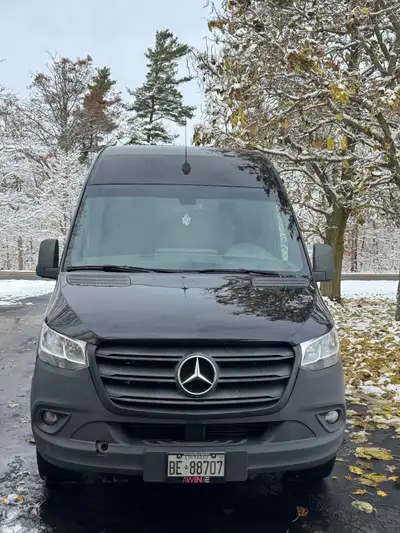 Sprinter V6 2500 Cargo 144 High Roof Cargo Partition Fog Lamps w/ Cornering Function Rims Painted Je...