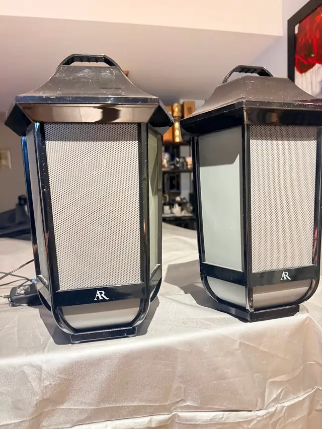 FS: 2 AR Bluetooth Speakers65565397542274120
