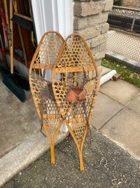 VINTAGE  SNOW  SHOES