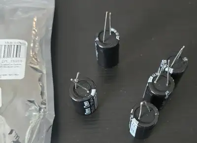 5 pieces - Electrolytic Capacitors - 3300 microFarads 25 Volts, View more