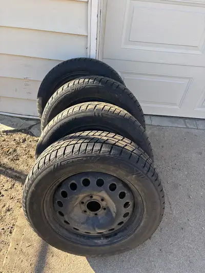 Four tires and rims Starfire 225/60/R17 six bolt pattern came off of a 2007 Pontiac Montana minivan...