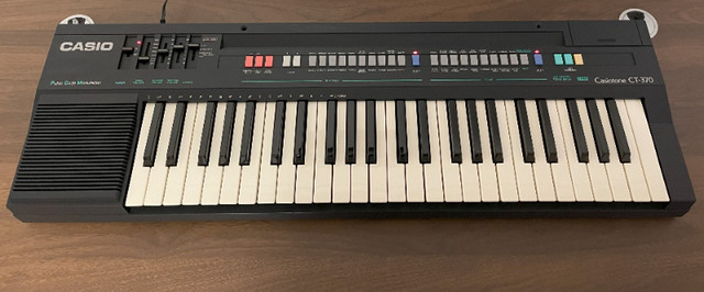 Casio CT-370 (Made in Japan) in Pianos & Keyboards in Medicine Hat - Image 4