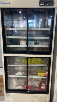 Pharmaceutical Refrigerator / Frigidaire pharmaceutique 