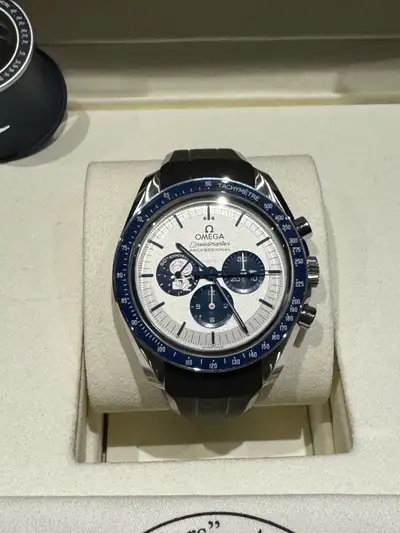 speedmaster silver snoopy, View more
