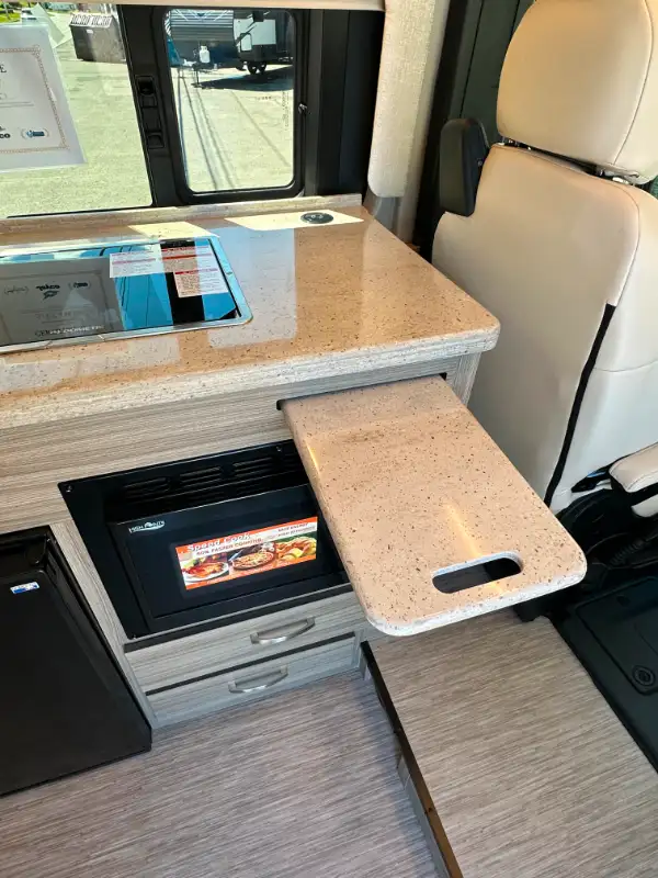 Jayco Swift 20T 2025 - RABAIS  fin de saison de 54,100$ !! in RVs & Motorhomes in Québec City - Image 9