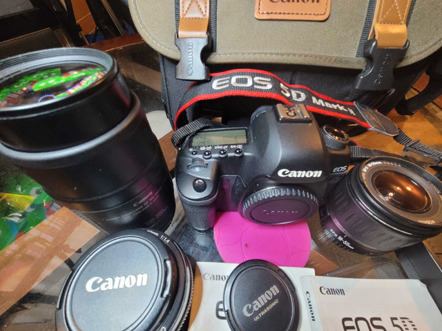 Professional Canon 5D 50 mm F1.4 - 100- 200mm complete. Package in Cameras & Camcorders in Prince George - Image 3