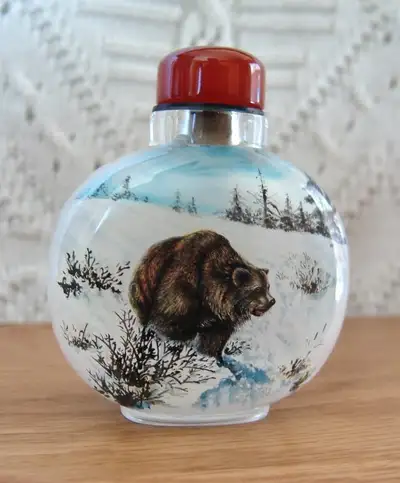 d915Hungry Grizzly Chinese Wildlife Inside Painted Snuff Bottle, View more