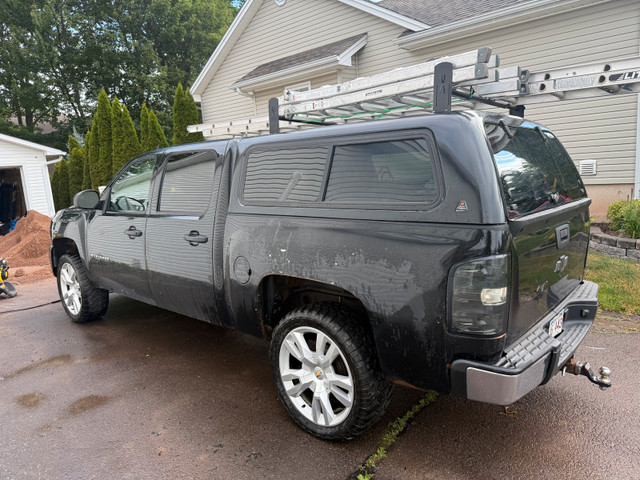 2011 chevrolet silverado in Cars & Trucks in Moncton