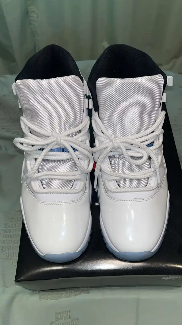 Jordan 11 size 10.5 in Men's Shoes in Mississauga / Peel Region - Image 2