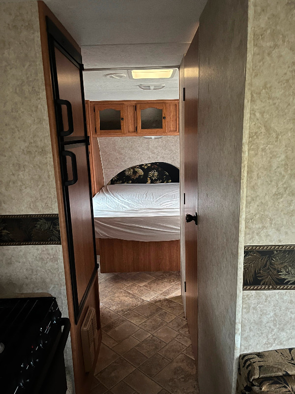 Passport Ultralight in Travel Trailers & Campers in Leamington - Image 2