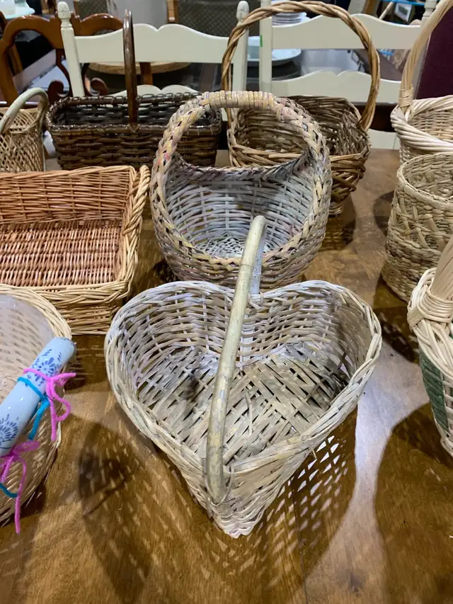 Various Wicker baskets605035264245780483