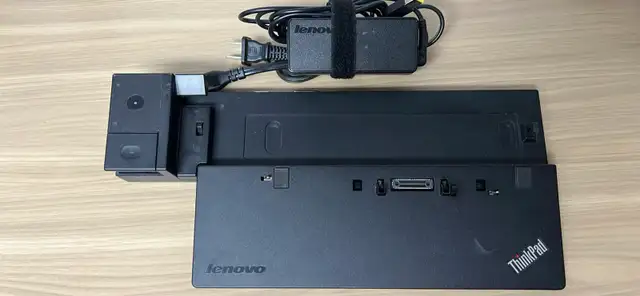 Lenovo ThinkPad Pro Dock 40A1 + 65W Adapter in Laptop Accessories in City of Toronto - Image 2