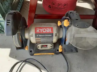 Ryobi 6" Bench Grinder. Model: #BGH616 2.1 A 3600 RPM/TR/MN 1/2" Arbor working good