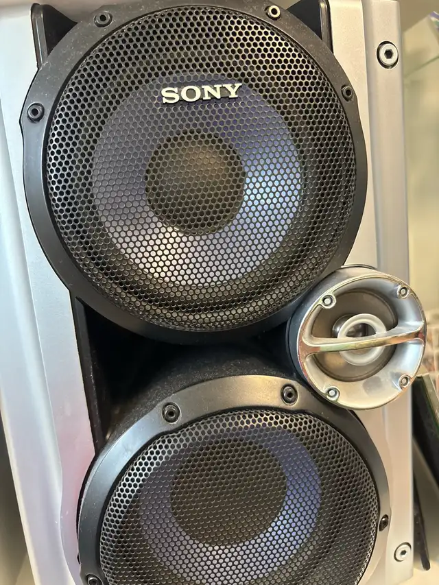 sony stereo mhc- gx450 in General Electronics in Markham / York Region - Image 4