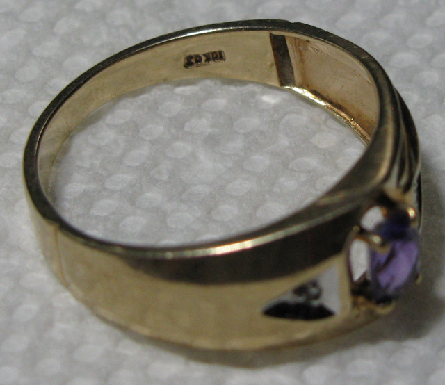 10K Yellow Gold Amethyst Ring Diamond Accents Size 9.5 Unisex in Jewellery & Watches in Saint John - Image 4